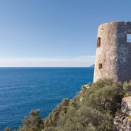 Casa Frailis 4 *